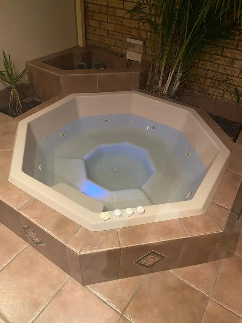 Jacuzzi inverter heat pump installation